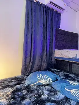 Snapshot of Nathan_Bluee chatting on November 28, 3:36 pm Nathan Bluee online show from November 28, 3:36 pm