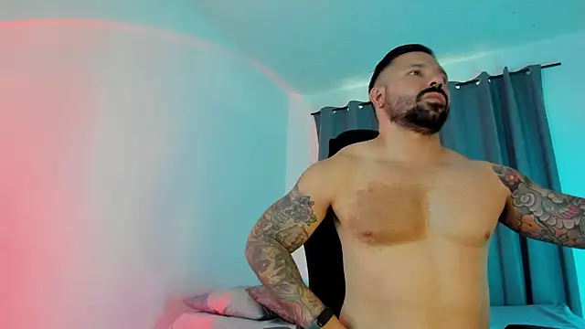 Snapshot of FreeLoveCouple chatting on March 10, 1:16 pm FreeLoveCouple online show from March 10, 1:16 pm