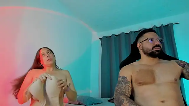 Snapshot of FreeLoveCouple chatting on March 12, 1:56 am FreeLoveCouple online show from March 12, 1:56 am