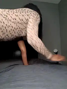 Snapshot of MILFCandy chatting on March 11, 3:59 am MILFCandy online show from March 11, 3:59 am