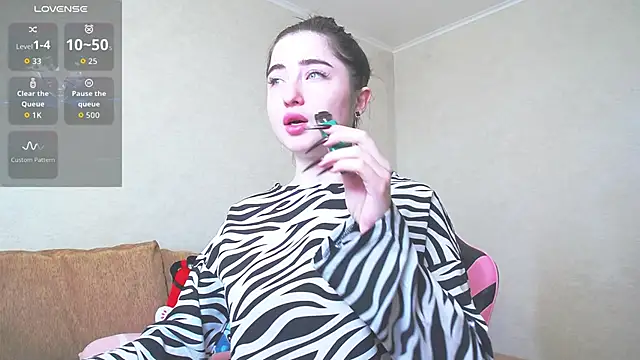 Snapshot of Luxuryalma chatting on May 5, 6:54 am Luxuryalma online show from May 5, 6:54 am