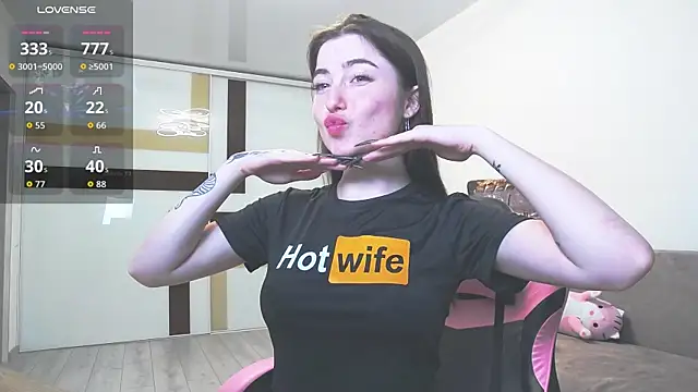 Snapshot of Luxuryalma chatting on May 23, 6:12 pm Luxuryalma online show from May 23, 6:12 pm