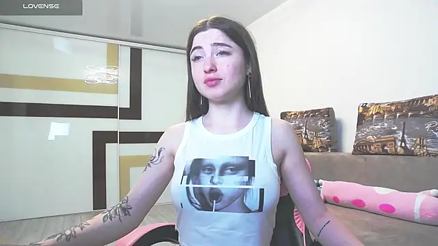 Snapshot of Luxuryalma chatting on May 25, 3:07 pm Luxuryalma online show from May 25, 3:07 pm