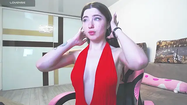 Snapshot of Luxuryalma chatting on May 26, 12:56 pm Luxuryalma online show from May 26, 12:56 pm