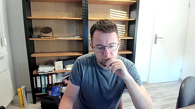 Snapshot of green_oasis100 chatting on January 3, 8:54 am green oasis100 online show from January 3, 8:54 am