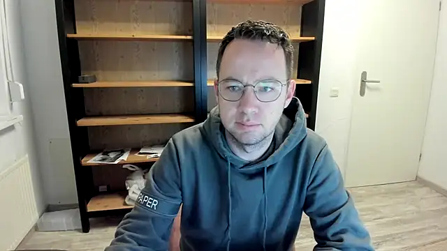 Snapshot of green_oasis100 chatting on January 8, 9:34 pm green oasis100 online show from January 8, 9:34 pm