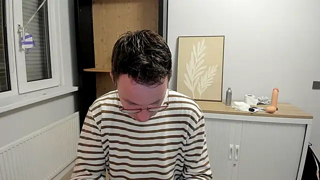 Snapshot of green_oasis100 chatting on October 5, 8:07 pm green oasis100 online show from October 5, 8:07 pm