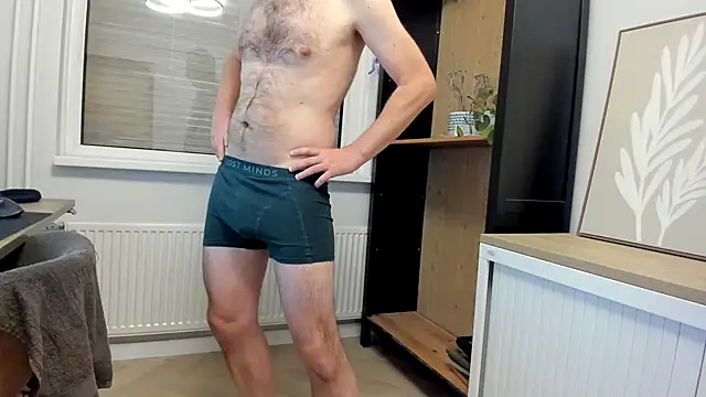 Snapshot of green_oasis100 chatting on October 21, 9:26 pm green oasis100 online show from October 21, 9:26 pm