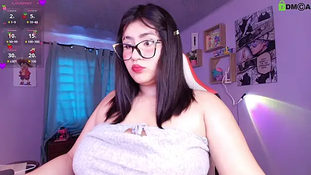 Snapshot of juli_juliana chatting on May 1, 4:00 pm juli juliana online show from May 1, 4:00 pm