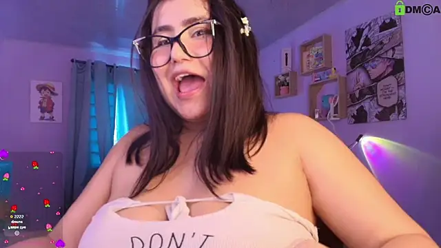 Snapshot of juli_juliana chatting on May 11, 4:04 pm juli juliana online show from May 11, 4:04 pm