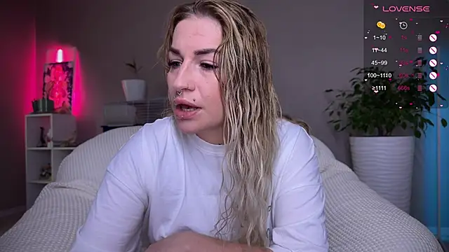 Snapshot of Tanya_Acid chatting on October 16, 11:44 am Tanya Acid online show from October 16, 11:44 am