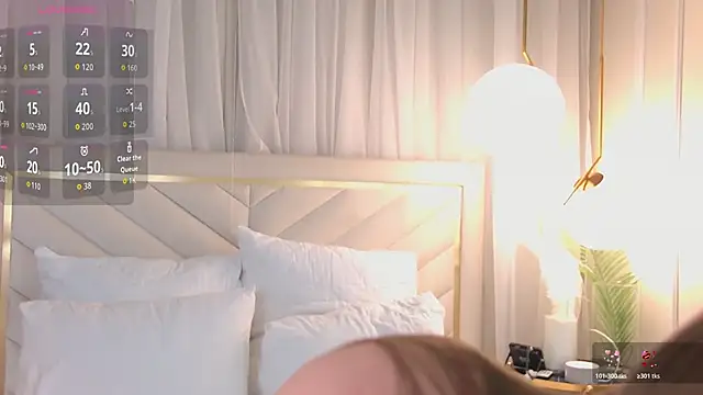 Snapshot of AmandaPirs chatting on October 24, 12:34 pm AmandaPirs online show from October 24, 12:34 pm