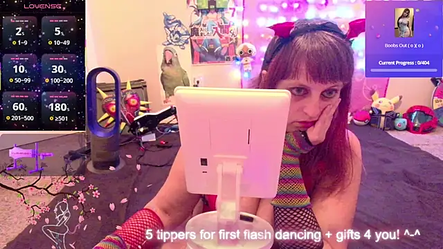 BabyZelda online show from April 10, 11:15 am