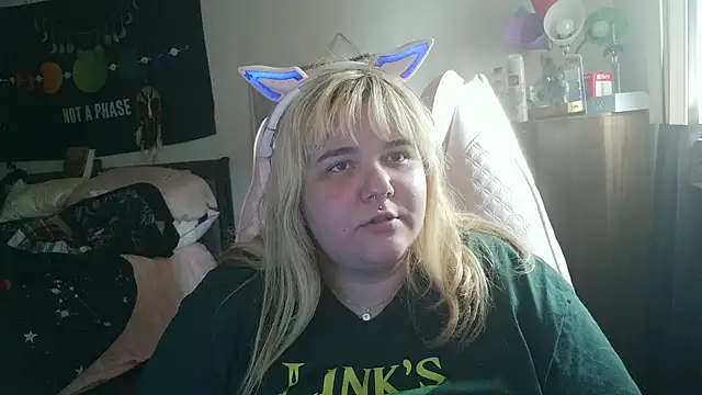 Snapshot of Zelthebrat47 chatting on July 18, 10:57 pm Zelthebrat47 online show from July 18, 10:57 pm