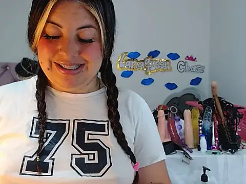 lanaqueen699 online show from February 11, 3:18 pm