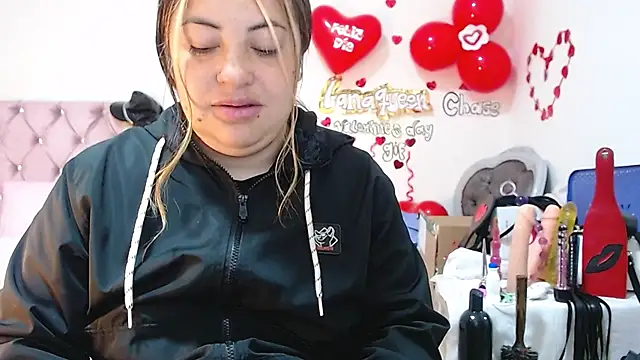 lanaqueen699 online show from February 25, 12:24 pm