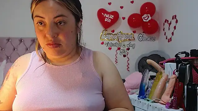 lanaqueen699 online show from March 3, 6:44 pm