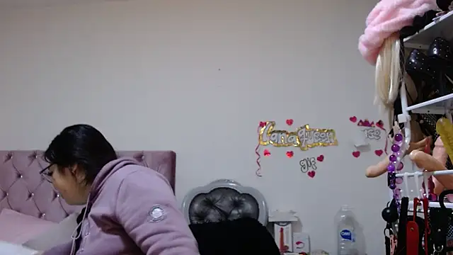 lanaqueen699 online show from April 7, 12:16 pm