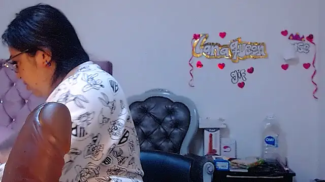 lanaqueen699 online show from April 15, 12:45 pm