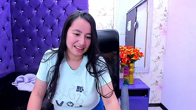 Snapshot of NaomyPrinces chatting on June 27, 3:17 pm NaomyPrinces online show from June 27, 3:17 pm