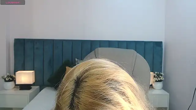 april bunnyy online show from November 15, 7:43 pm