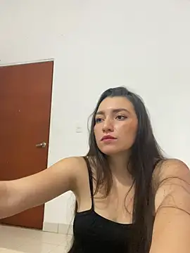 Snapshot of Sweetsex_valeria chatting on March 7, 12:01 pm Sweetsex valeria online show from March 7, 12:01 pm