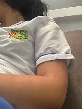 Larabrooks online show from October 17, 6:21 pm