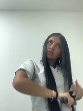 Larabrooks online show from February 19, 5:42 pm