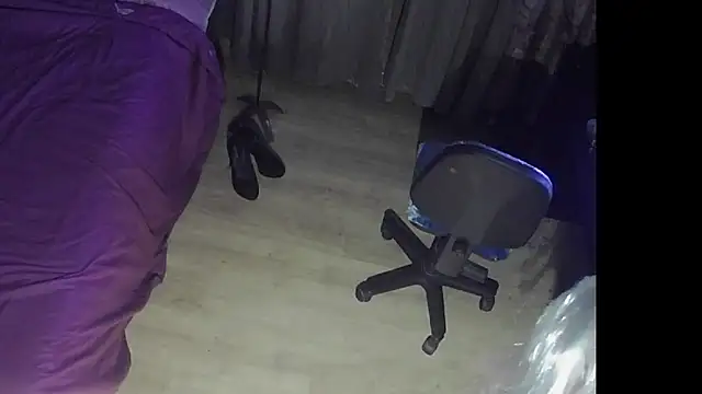 Snapshot of FLakiReve chatting on February 6, 3:33 am FLakiReve online show from February 6, 3:33 am