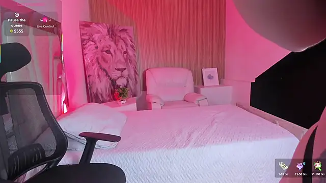 Snapshot of Melany_Luv chatting on October 19, 8:42 pm Melany Luv online show from October 19, 8:42 pm