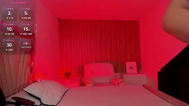 Snapshot of Melany_Luv chatting on November 7, 8:53 pm Melany Luv online show from November 7, 8:53 pm