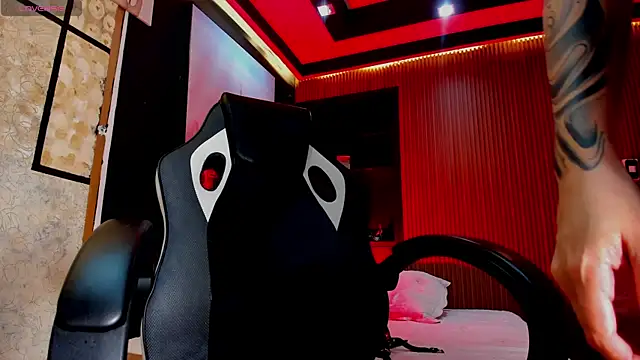 Snapshot of Melany_Luv chatting on November 20, 9:03 pm Melany Luv online show from November 20, 9:03 pm