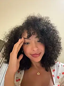 Snapshot of OSHUN_ chatting on July 31, 4:45 am OSHUN online show from July 31, 4:45 am