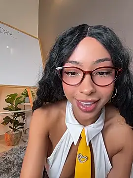 Snapshot of OSHUN_ chatting on August 5, 12:52 pm OSHUN online show from August 5, 12:52 pm