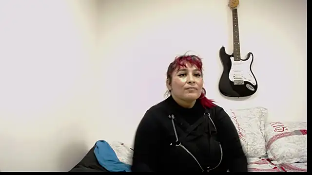 Snapshot of amydeepqueen chatting on May 6, 2:22 pm amydeepqueen online show from May 6, 2:22 pm
