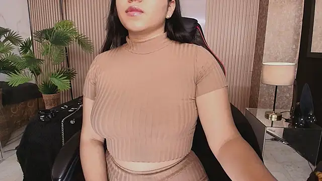 AmorMia online show from November 18, 7:40 pm