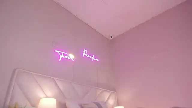 Snapshot of _angela_x chatting on January 17, 11:37 am angela x online show from January 17, 11:37 am