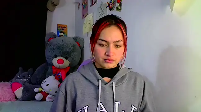 Snapshot of lucycherry__ chatting on March 7, 4:02 am lucycherry online show from March 7, 4:02 am