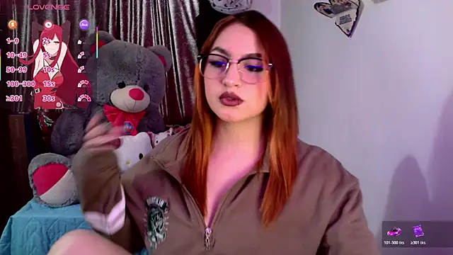 Snapshot of lucycherry__ chatting on October 27, 8:35 pm lucycherry online show from October 27, 8:35 pm