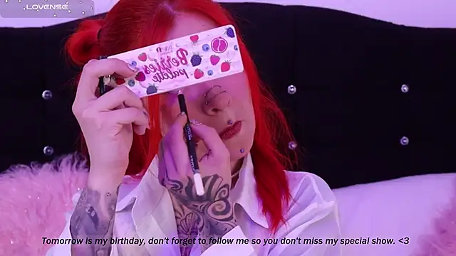 Snapshot of Daarlene chatting on February 6, 11:48 pm Daarlene online show from February 6, 11:48 pm