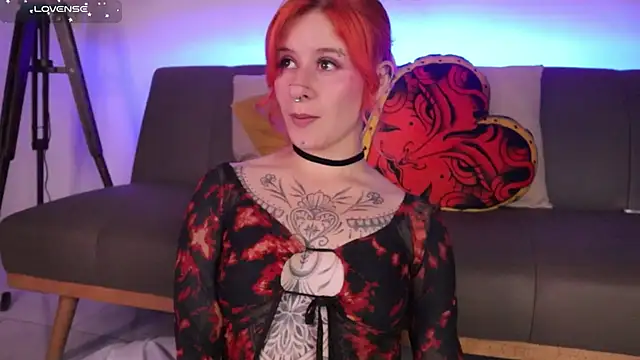 Snapshot of Daarlene chatting on December 4, 2:54 am Daarlene online show from December 4, 2:54 am