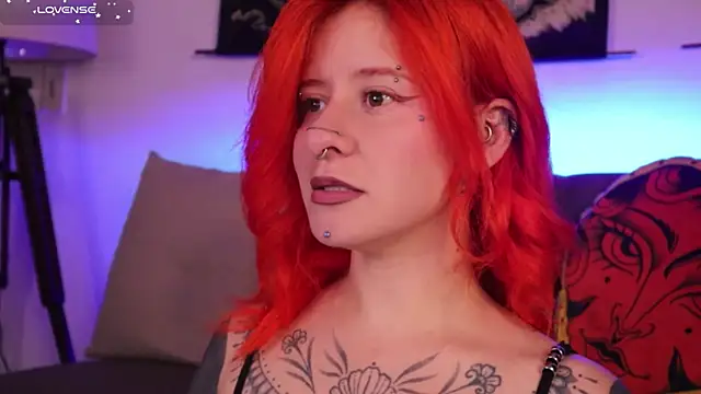 Snapshot of Daarlene chatting on December 16, 10:53 am Daarlene online show from December 16, 10:53 am