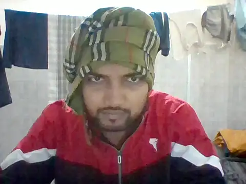 Snapshot of bigvorn6 chatting on December 21, 5:47 am bigvorn6 online show from December 21, 5:47 am