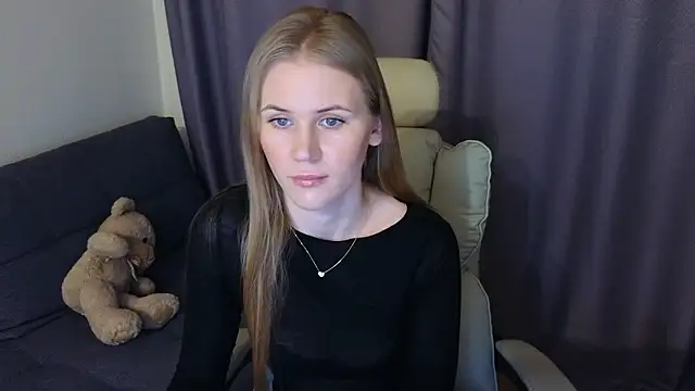 IsabelAllen online show from December 3, 6:04 am