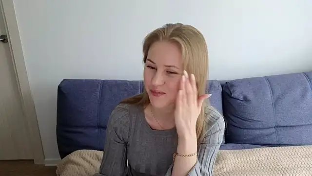 IsabelAllen online show from March 12, 10:05 am