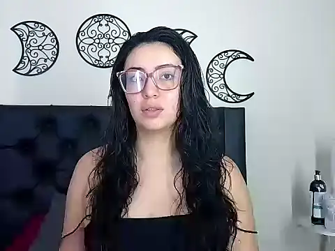 Snapshot of EvoletFMK chatting on January 19, 4:22 pm EvoletFMK online show from January 19, 4:22 pm