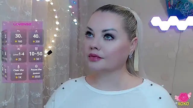 Snapshot of JewellKiss7 chatting on February 9, 5:39 pm JewellKiss7 online show from February 9, 5:39 pm