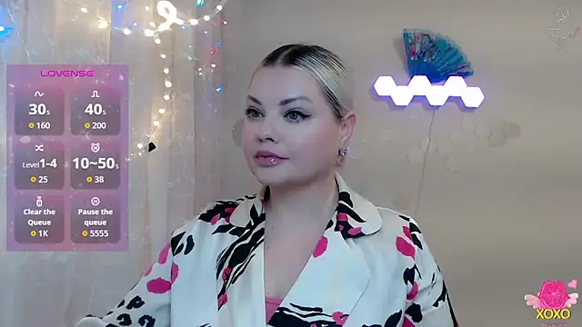 Snapshot of JewellKiss7 chatting on February 13, 1:18 pm JewellKiss7 online show from February 13, 1:18 pm