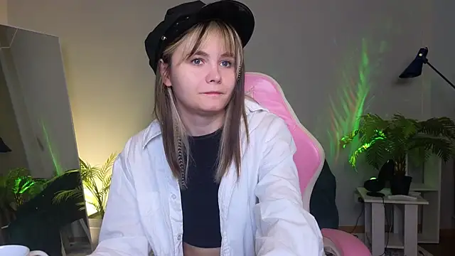 CiriRianonn online show from September 28, 4:29 am