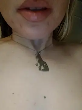 Linda 999 online show from December 22, 2:30 am